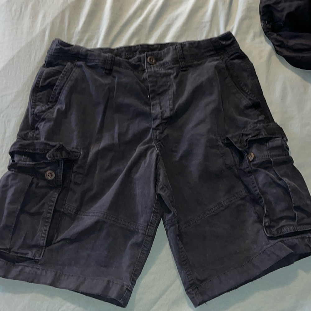 Black American eagle cargo shorts